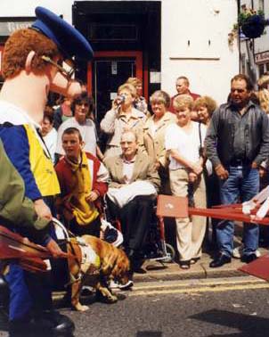 postmanp.jpg (37452 bytes)