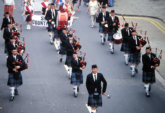 pipe band at witehaven carnival