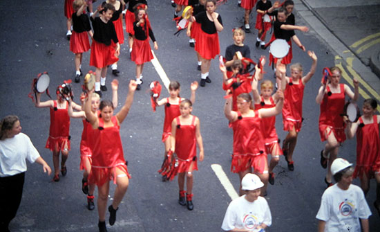 dance girls in red