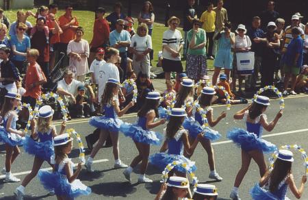 Cowper's dancers