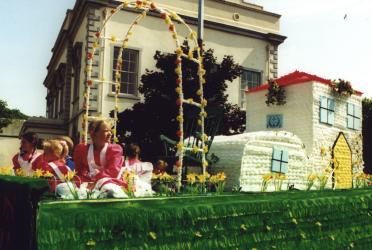 woman who lived in a shoe float