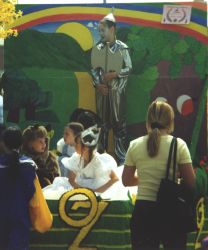 wizard of oz float