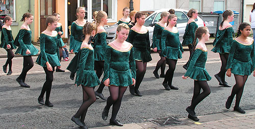Irish dancing on Strand Street