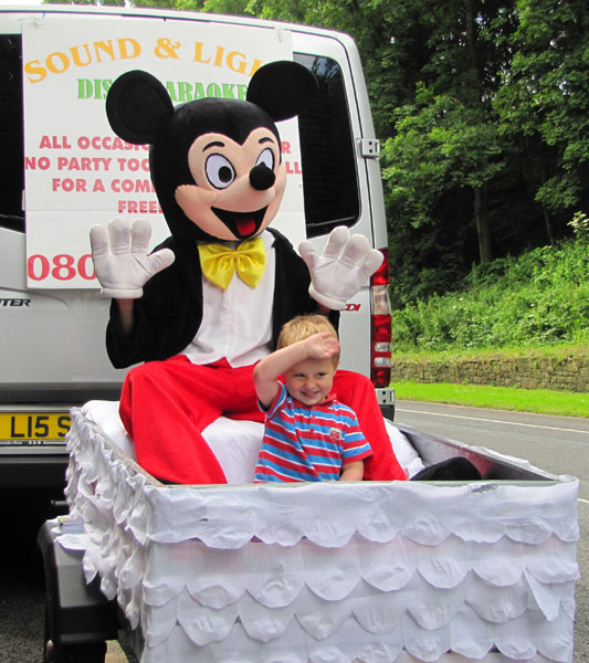 Small mickey mouse float