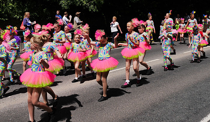 Popsteps dancers in the parade