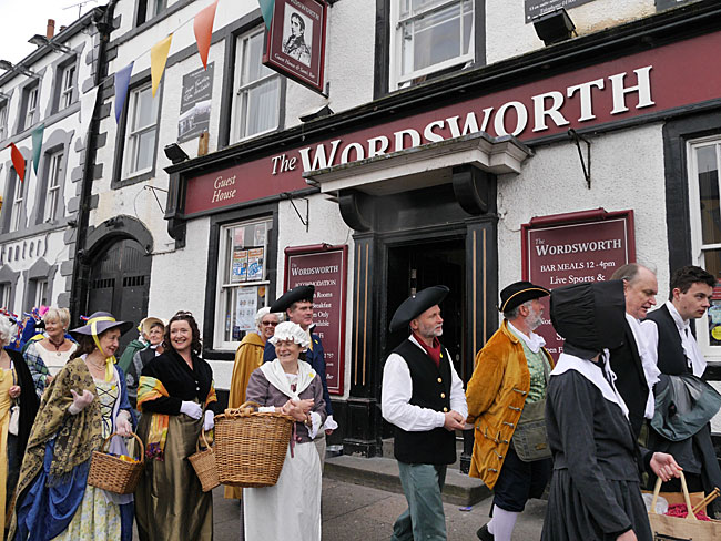 parade passing wordsworth public house