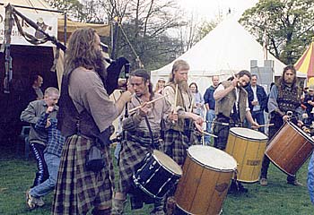 scotdrum.jpg (28953 bytes)