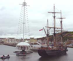 Earl of Pembroke passes the crows nest