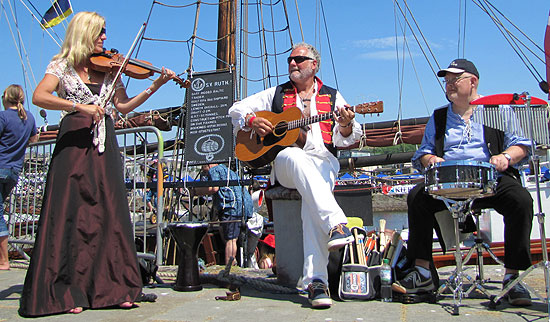 Marratimes on Sugar Tongue at Whitehaven festival