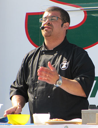 Ricky Andalcio demonstrating