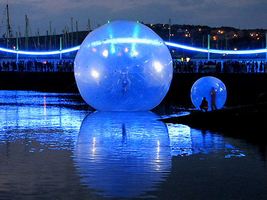 Spheres on the harbour