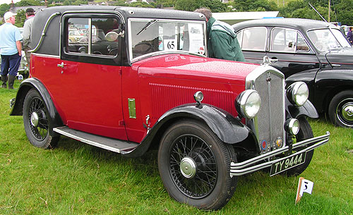 Wolseley Hornet in red and black