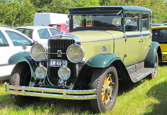 1928 Cadillac town sedan