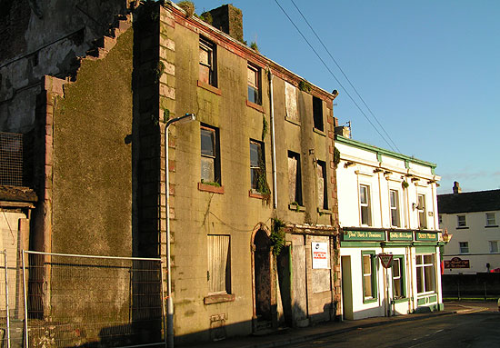 Houses on Albion Street next to Dusty Miller